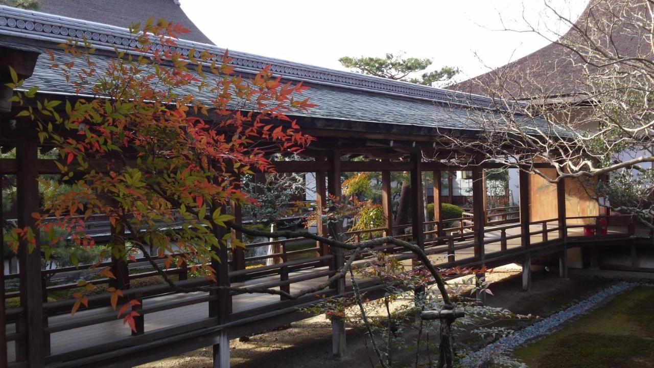 Вилла Kyoto Yadomachi Kamishichiken Экстерьер фото